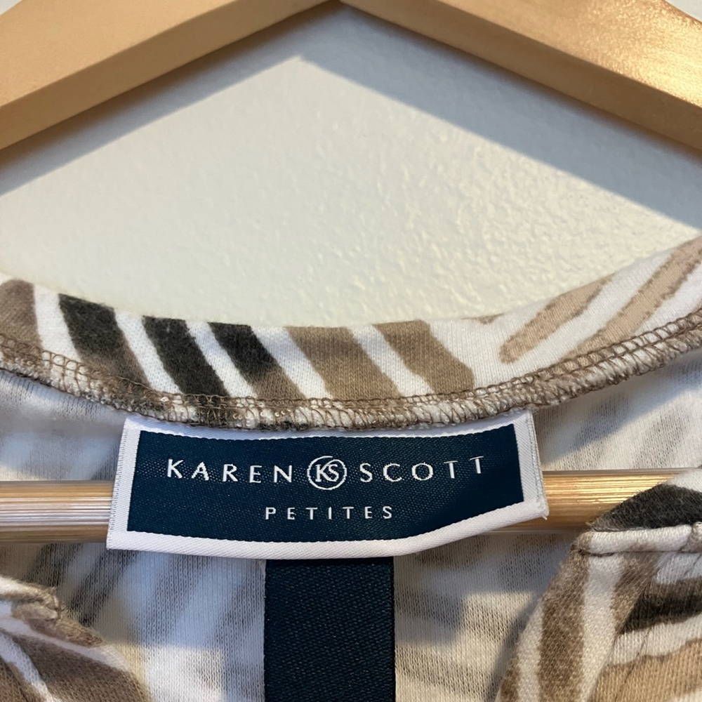 Women's Striped Patterned Top - Picture 2 of 4